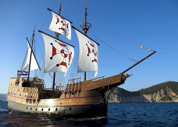 Karaka sailing Elaphiti cruise in Dubrovnik