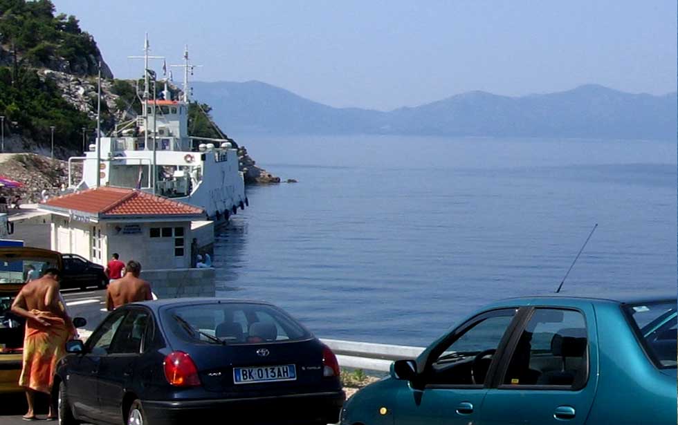 Prapratno ferry