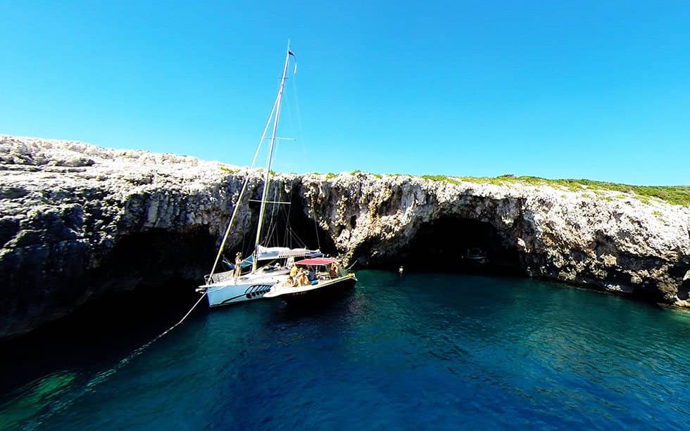 Island Vis Green cave entrance